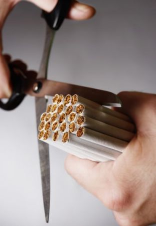 Vă vine să credeţi? Italienii fumează ţigări româneşti