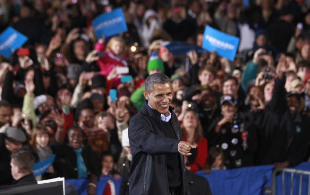 ALEGERI SUA 2012. La finalul cursei electorale din SUA, Obama şi Romney se atacă reciproc