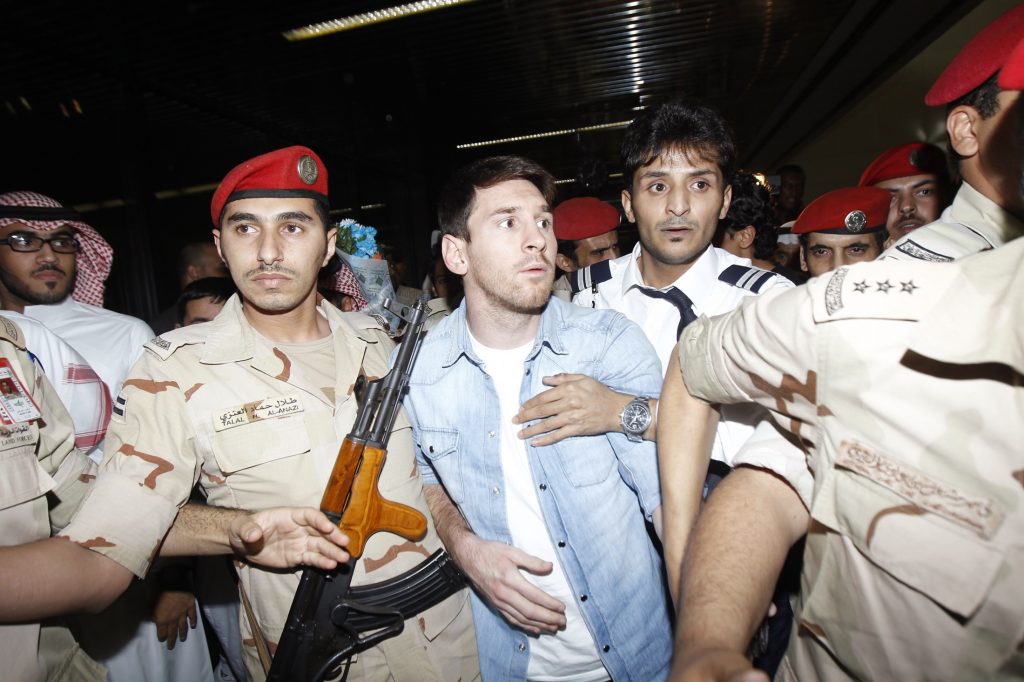 ASTEA CHIAR SUNT IMAGINI DE GROAZ?: Messi, amenin?at cu arma la Riad!