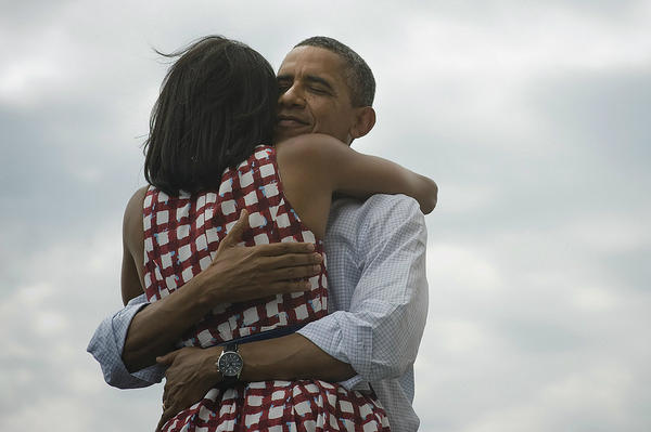 BARACK OBAMA a câştigat alegerile CU AJUTORUL FEMEILOR