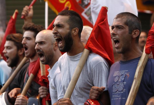 Bruxelles-ul către greci: Dacă mai înduraţi austeritatea încă doi ani, veţi ieşi la liman