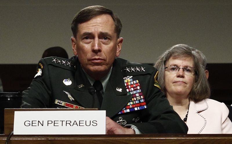 CIA îl ancheteaz? pe fostul s?u director, generalul David Petraeus