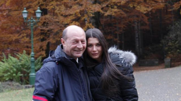 Elena Băsescu: "La mulţi ani, tati!"