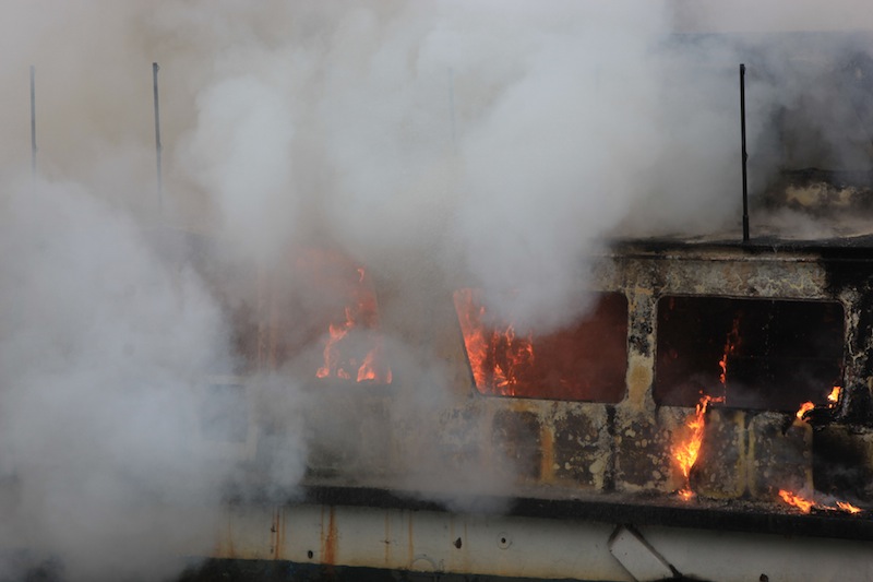 NEWS ALERT Incendiu în centrul Timi?oarei. Un vapor-restaurant a fost cuprins de fl?c?ri!