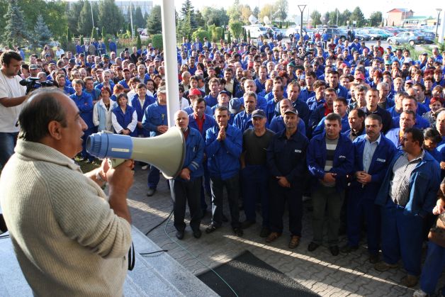 Oltchim era s? r?mân? f?r? inim?. Cât mai rezist? combinatul