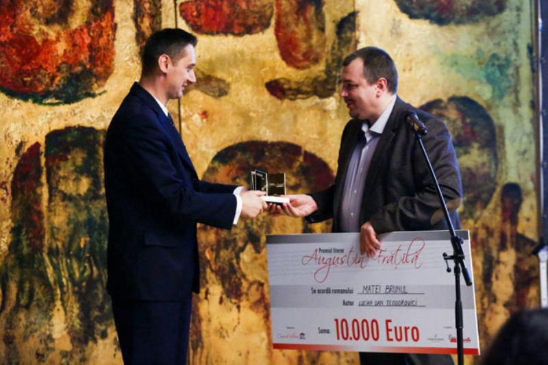 PREMIU RECORD: 10.000 de euro pentru cel mai bun roman al anului în România. L-AI CITIT?