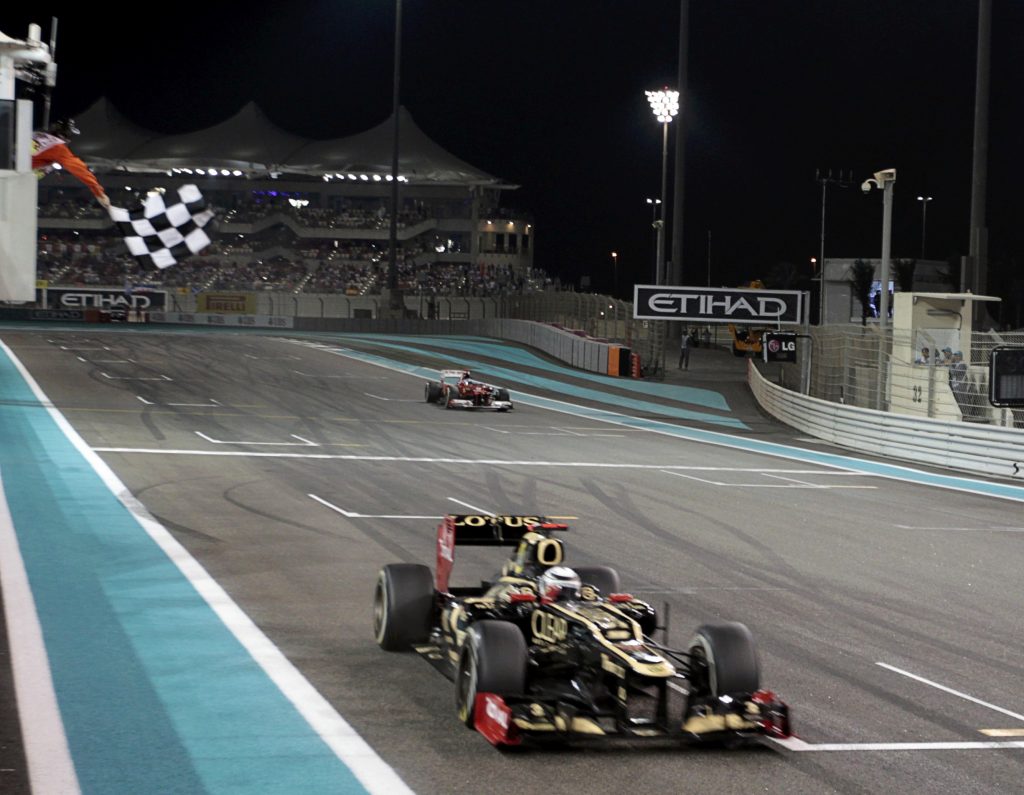 Raikkonen, victorios la Abu Dhabi. Vettel a plecat ultimul şi a terminat al treilea