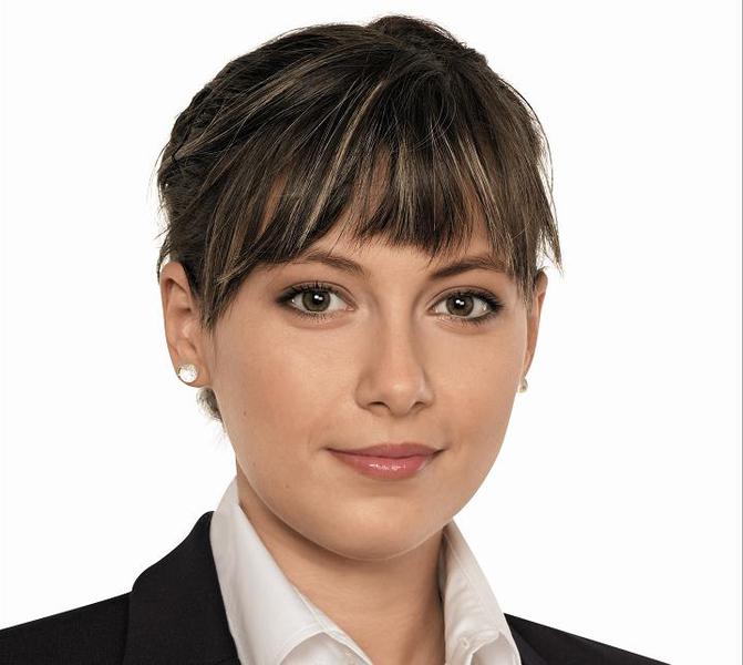 Secretara de 23 de ani a lui Liviu Dragnea candideaz? pentru un post de deputat la Turnu M?gurele