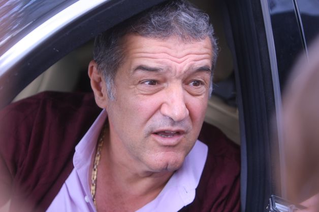 Becali: „Nu m? a?teptam niciodat? s? defil?m a?a prin Europa”