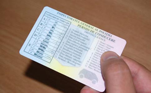 DAI ?PAG?, AI PARTE DE PERMIS. Instructor auto ARESTAT PENTRU MIT?