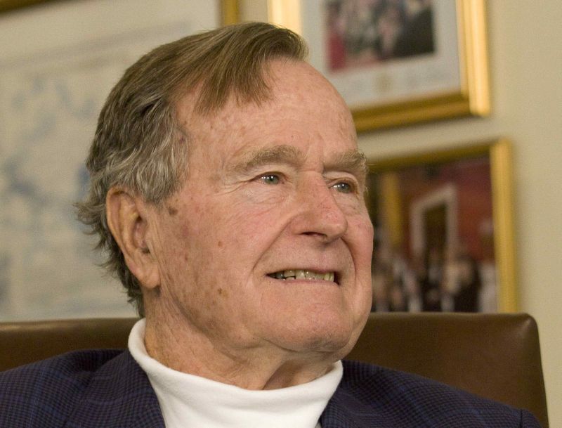 Fostul pre?edinte american George H.W. Bush, internat în stare grav? la spital