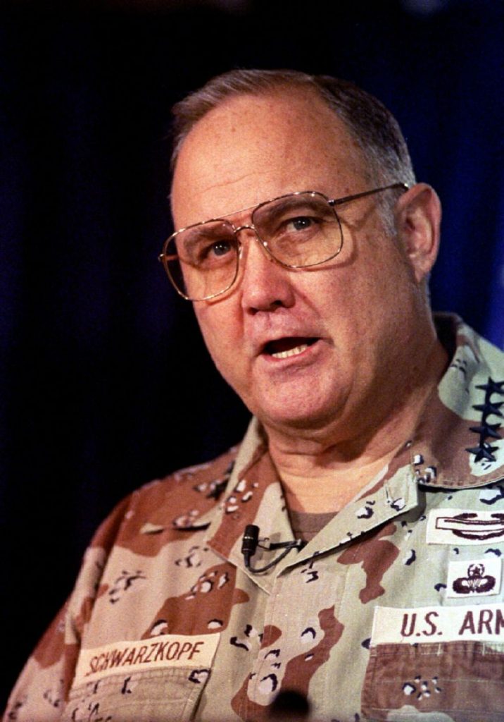 Generalul american Norman Schwarzkopf, comandantul for?elor coali?iei în R?zboiul din Irak, a murit la 78 de ani