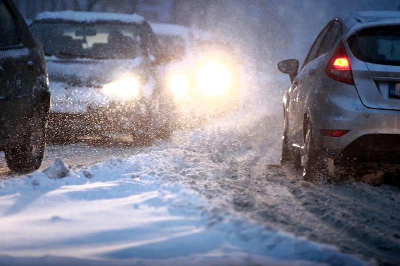 În Timi? ninge neîntrerupt de 24 ore: Autostrada A1 ?i Vama Cenad închise