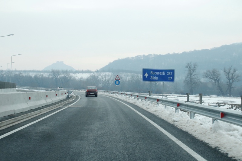 Înc? un „PETIC” de autostrad? în România. GALERIE FOTO cu ?oseaua care include cel mai lung pod din România, dup? `89: 720 DE METRI