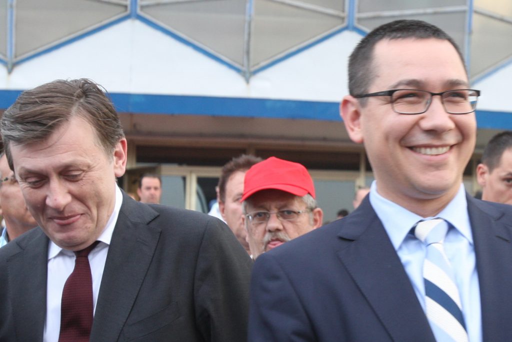 REZULTATE ALEGERI PARLAMENTARE.Victor Ponta: În perioada urm?toare, cine va ridica sabia, de sabie va muri