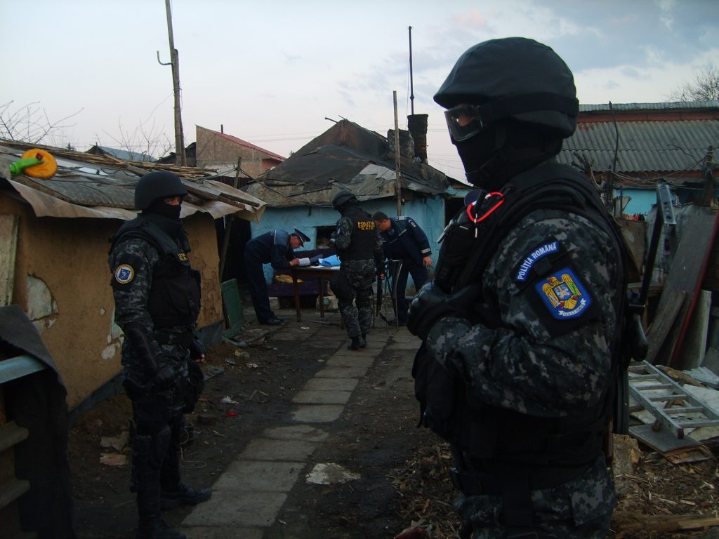 SP?RG?TORI ÎN LOC DE COLIND?TORI. 17 ho?i prin?i dup? ce au furat ca în codru în jude?ele Ilfov ?i Prahova