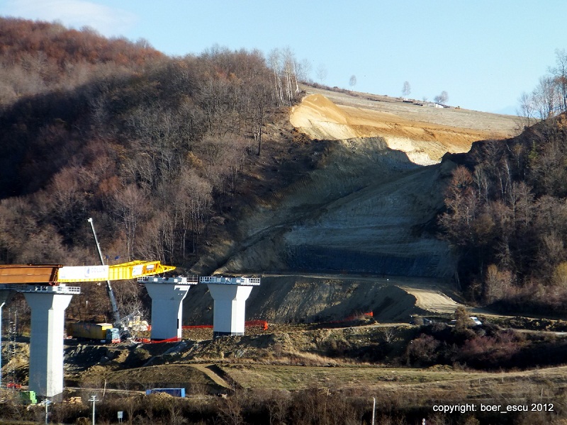 TIPIC ROMÂNESC Autostrada Sibiu – Or??tie se scumpe?te. Finalizarea se amân? cu cinci luni | GALERIE FOTO