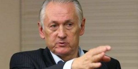 UCRAINA l-a ales pe FOMENKO