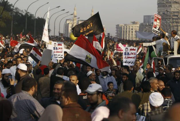 Vot pentru Constitu?ie, într-un Egipt tot mai divizat