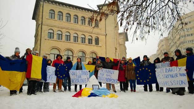 Bucureștenii, solidari cu protestatarii din Kiev