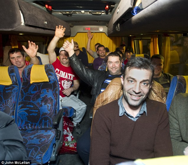 Călătoria din IAD cu autocarul a ROMÂNILOR către Marea Britanie. Între ”Mită la vamă” şi ”Vameşii unguri prădători”