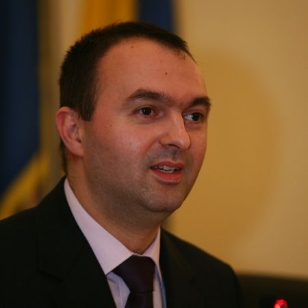 Cristian Adomniței și-a botezat fiica. Printre invitați: șeful SIE. Antonescu a lipsit