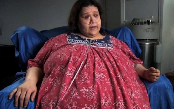 Ea este femeia de 272 de kilograme care nu a mai ieşit din casă de doi ani | VIDEO