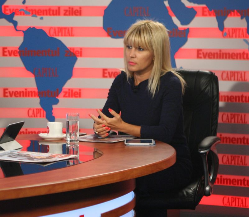 Elena Udrea: "Astăzi am trăit o premieră. Victor Ponta nu a mai tăiat panglici la proiectele mele"