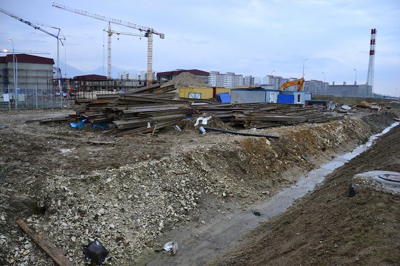 Imagini cu GUNOAIELE și construcțiile NETERMINATE din stațiunea SOCI cu două săptămâni înainte de Jocurile Olimpice | GALERIE FOTO
