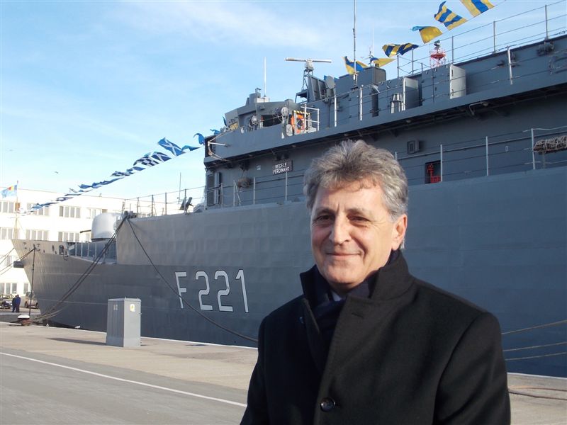 MApN modernizează fregatele şi repară singurul submarin din dotarea Forţelor Navale