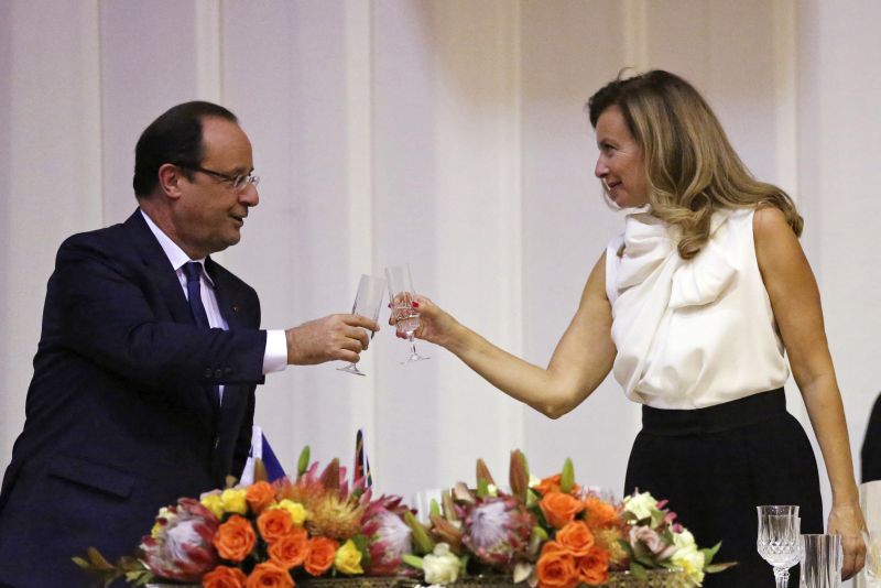 Noi dezvăluiri: IDILA dintre președintele Hollande și actrița Julie Gayet durează de 2 ANI