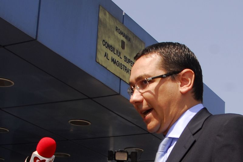 Ponta: Nu discutăm cu FMI măsuri care să compenseze acciza pe combustibili