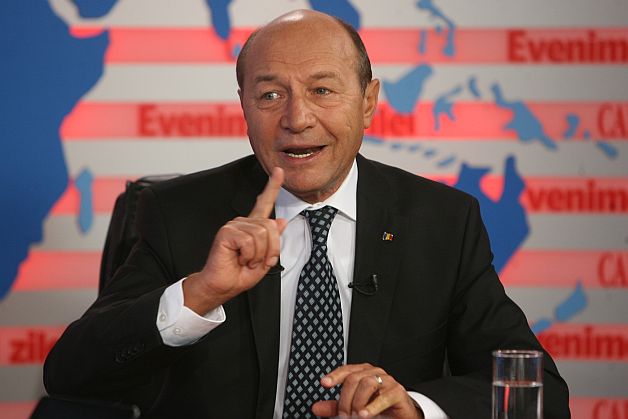 Traian Băsescu: "Suntem pe marginea prăpastiei"