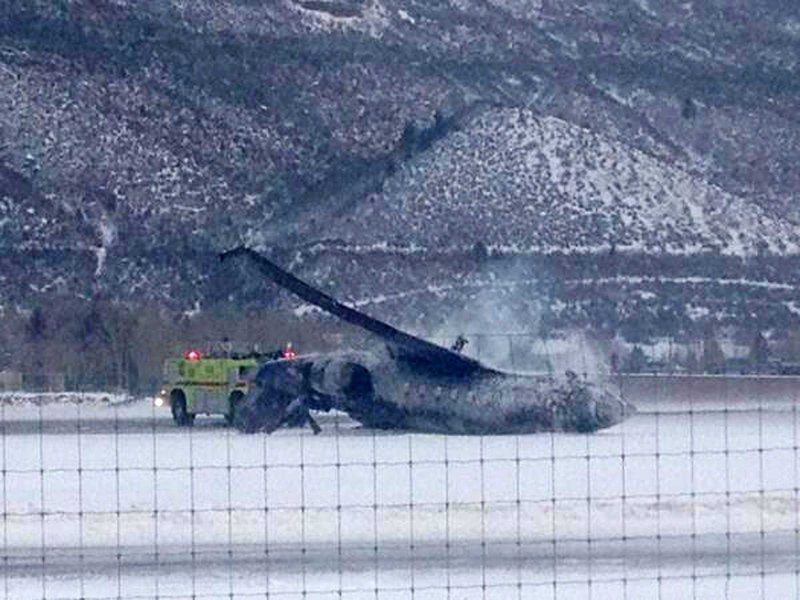 Un AVION de mici dimensiuni s-a PRĂBUŞIT pe aeroportul din Aspen. Cel puţin o perosoană a MURIT | FOTO / VIDEO