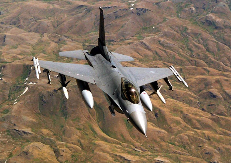 Vom avea peste 90 de piloţi instruiţi să zboare cu avioanele multirol F-16