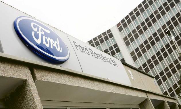 Angajaţii Ford şomează o săptămână în luna martie