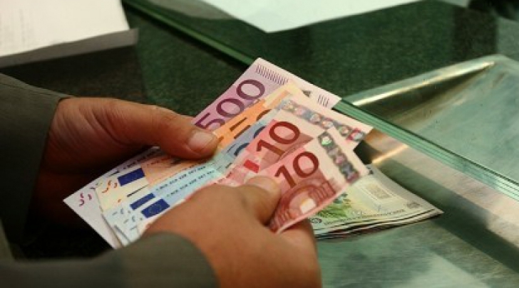 Aproximativ 50.000 de români ar putea plăti RATE la BANCĂ mult mai MICI | VIDEO