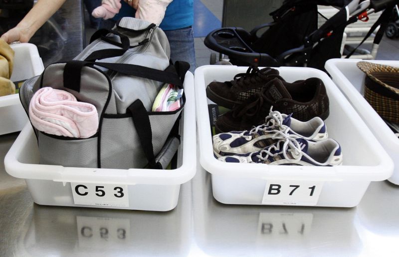 Avertisment de securitate: ATENȚIE la bombele ascunse în pantofi la AEROPORT