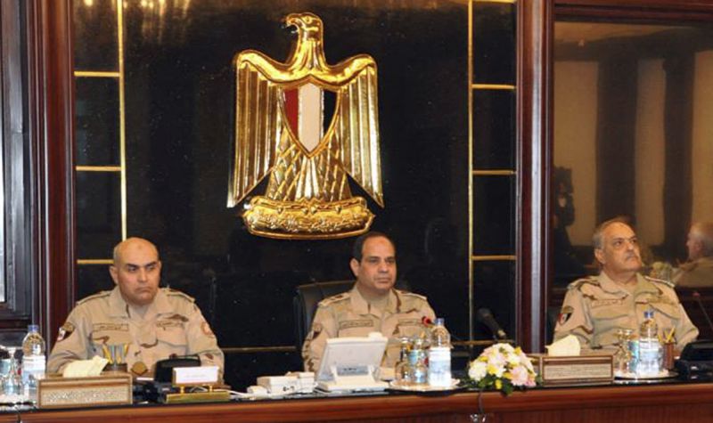 Comandantul armatei egiptene confirmă că va candida la alegerile prezidenţiale