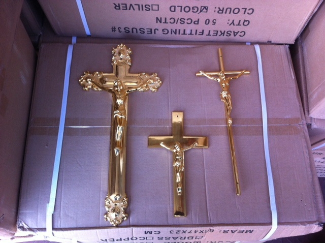 Contrabandă cu crucifixuri pentru sicrie în portul Constanţa