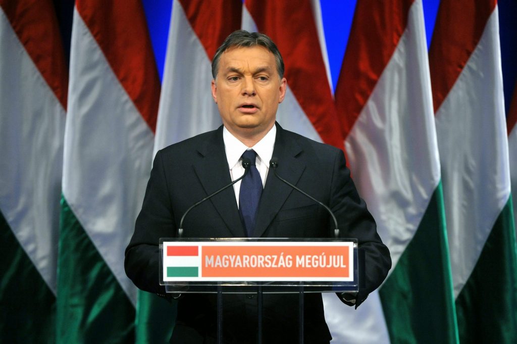 Cu doar o lună înainte de alegeri, Viktor Orban taie prețul la energie pentru a treia oară