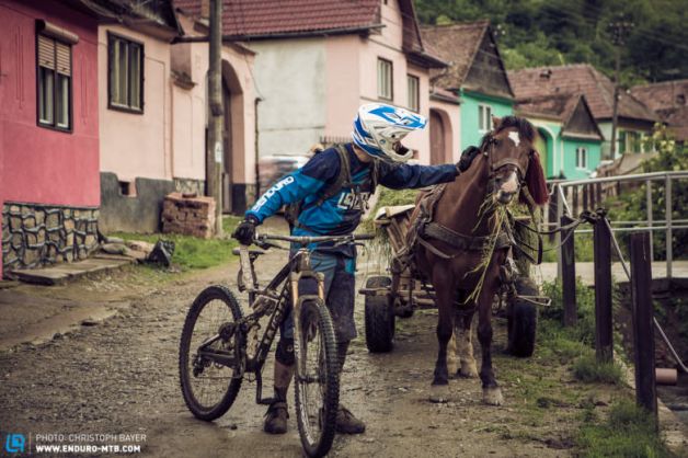 DE NEUITAT! Aventurile unor BICICLIŞTI NEMŢI în Transilvania| GALERIE FOTO