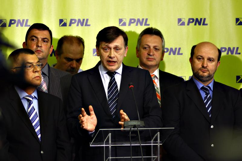 Dobriţoiu: Delegaţia Permanentă a PNL ar putea analiza situaţia liberalilor Chiţoiu şi Ruşanu