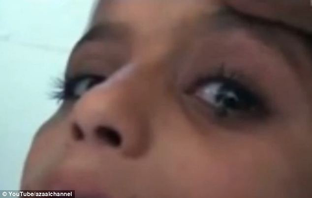 Medicii au fost ȘOCAȚI: O fetiță de 12 ani plânge cu lacrimi de PIATRĂ | VIDEO