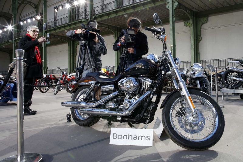 O motocicletă Harley-Davidson donată Papei Francisc, vândută cu peste 240.000 de euro