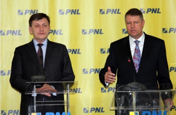 PNL: Crin Antonescu şi Klaus Iohannis au mandat să susţină cu fermitate PROTOCOLUL USL