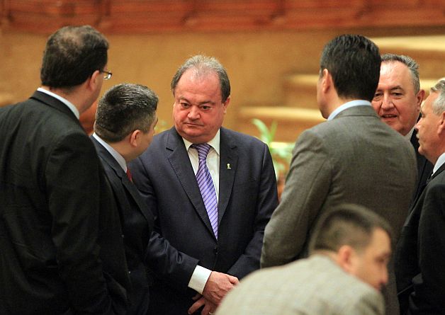 Primarii Emil Boc, Gheorghe Ştefan, Mircea Hava nu participă la şedinţele PDL de la Braşov. Falcă a spus că probabil va susţine Mişcarea Populară