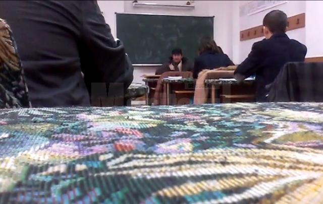 Profesor de matematică, acuzat de părinți și colegi de dependenţă de alcool şi neglijenţă la ore. 4,85 este cea mai mare notă obţinută de  elevii săi la evaluarea naţională!