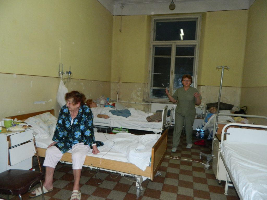 Spital pe post de azil. La Turnu Severin pacienţii nu sunt externaţi pentru că nu au unde să se ducă