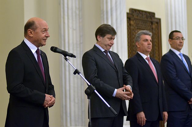 Traian Băsescu: „Ponta a ţinut să fie solidar cu hoţii”
